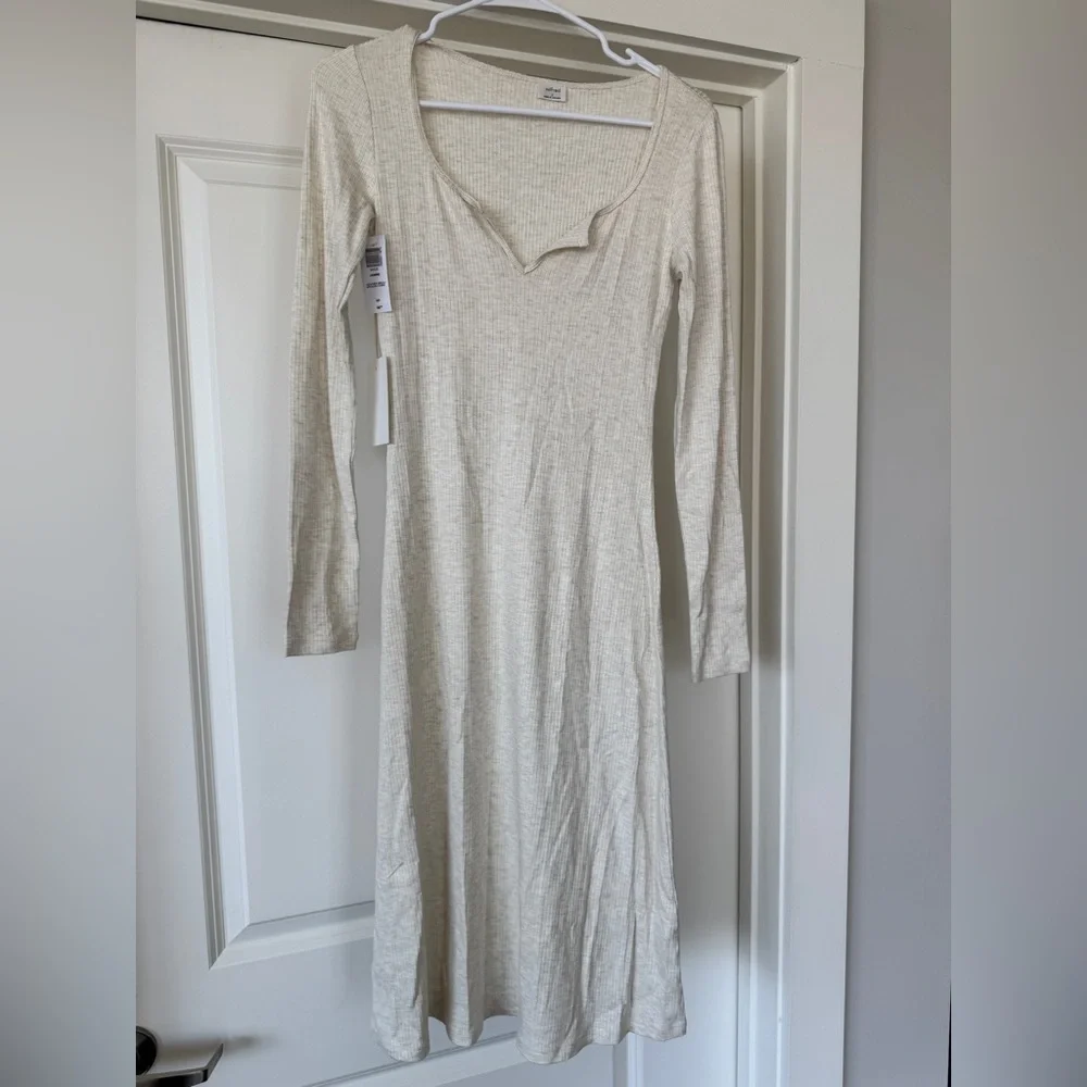 Aritzia Long Sleeve Dress - Picture 1 of 4